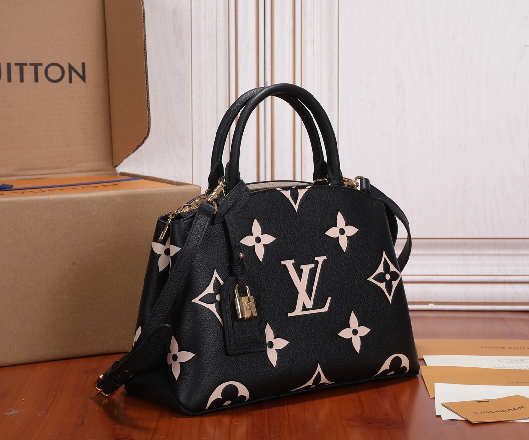 00Louis Vuitton LV Grand Palais tote bag black